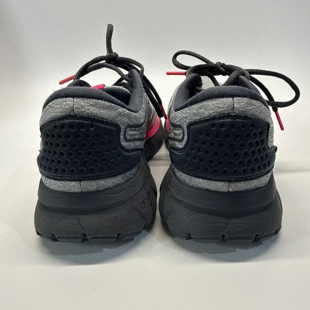 Brooks item womens
